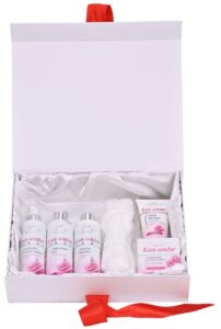 ROSE WATER darčekové balenie kozmetiky s ružovou vodou v papierovom boxe